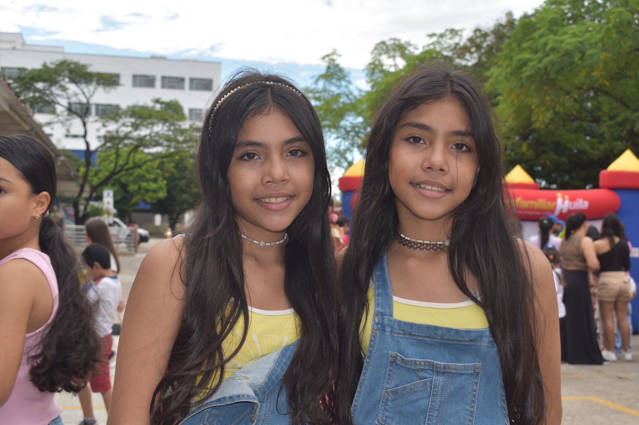 Hijos de colaboradores se vistieron de alegría