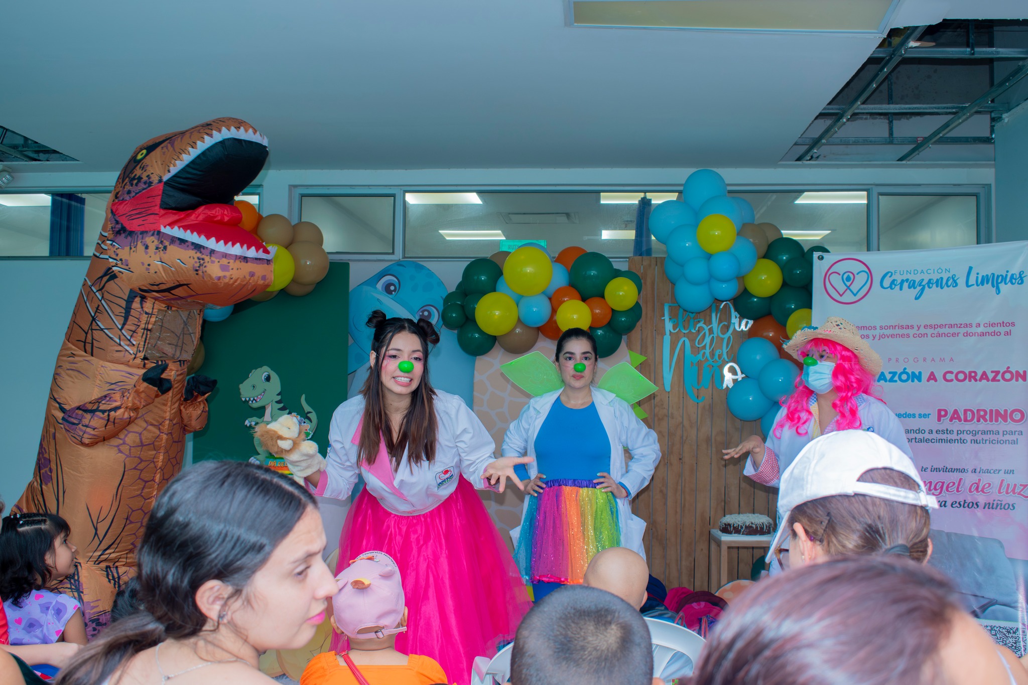 Nos vestimos de fiesta por el Día de la Niñez