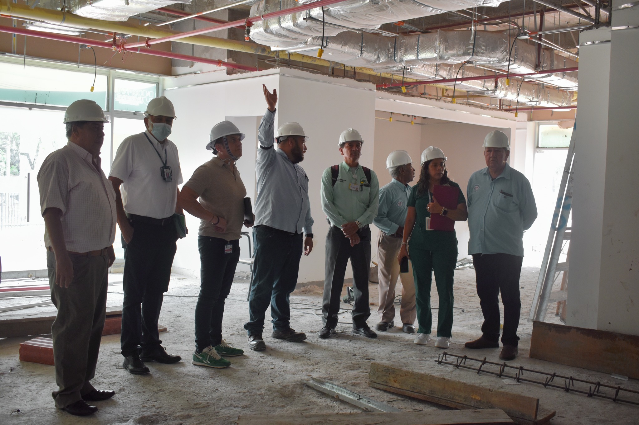 Veeduría visitó obras en Torre Materno-Infantil